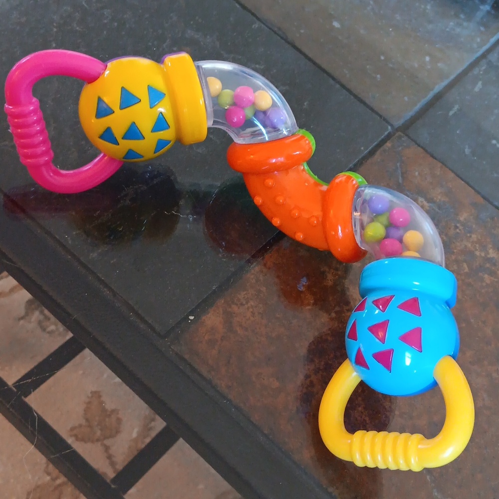 TWISTY BABY RATTLE